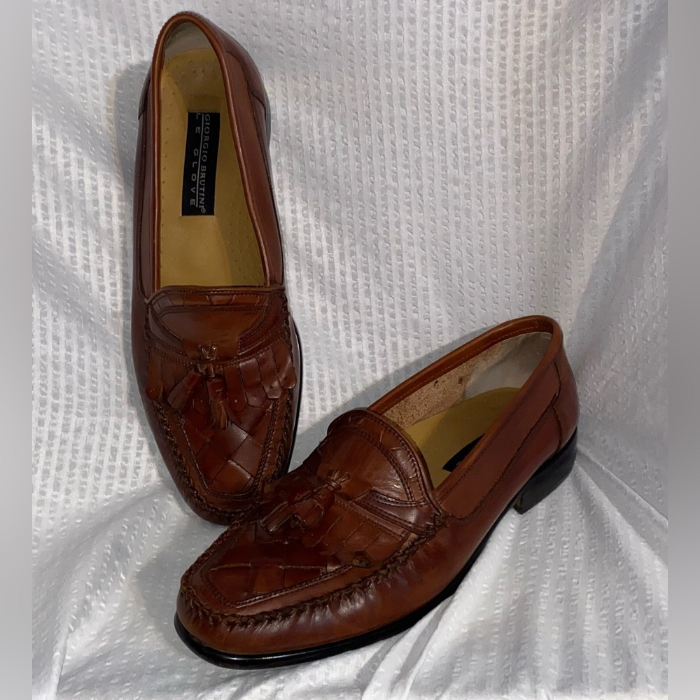 Elegant Brown Leather Slip-On Loafers with Moccasin Toe